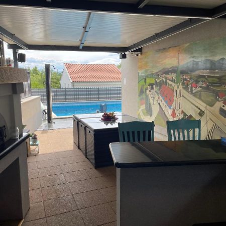 Villa Saric Bribir  Luaran gambar