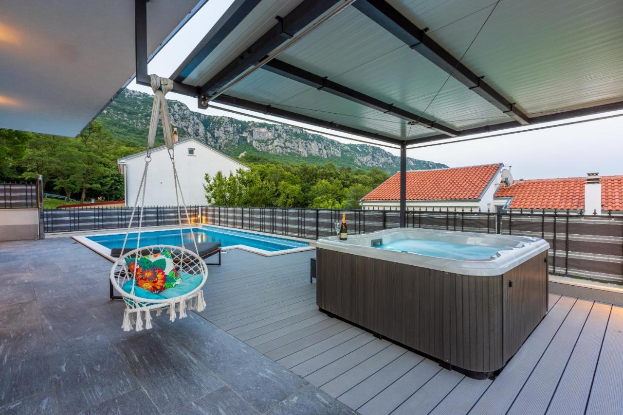 Villa Saric Bribir  Luaran gambar