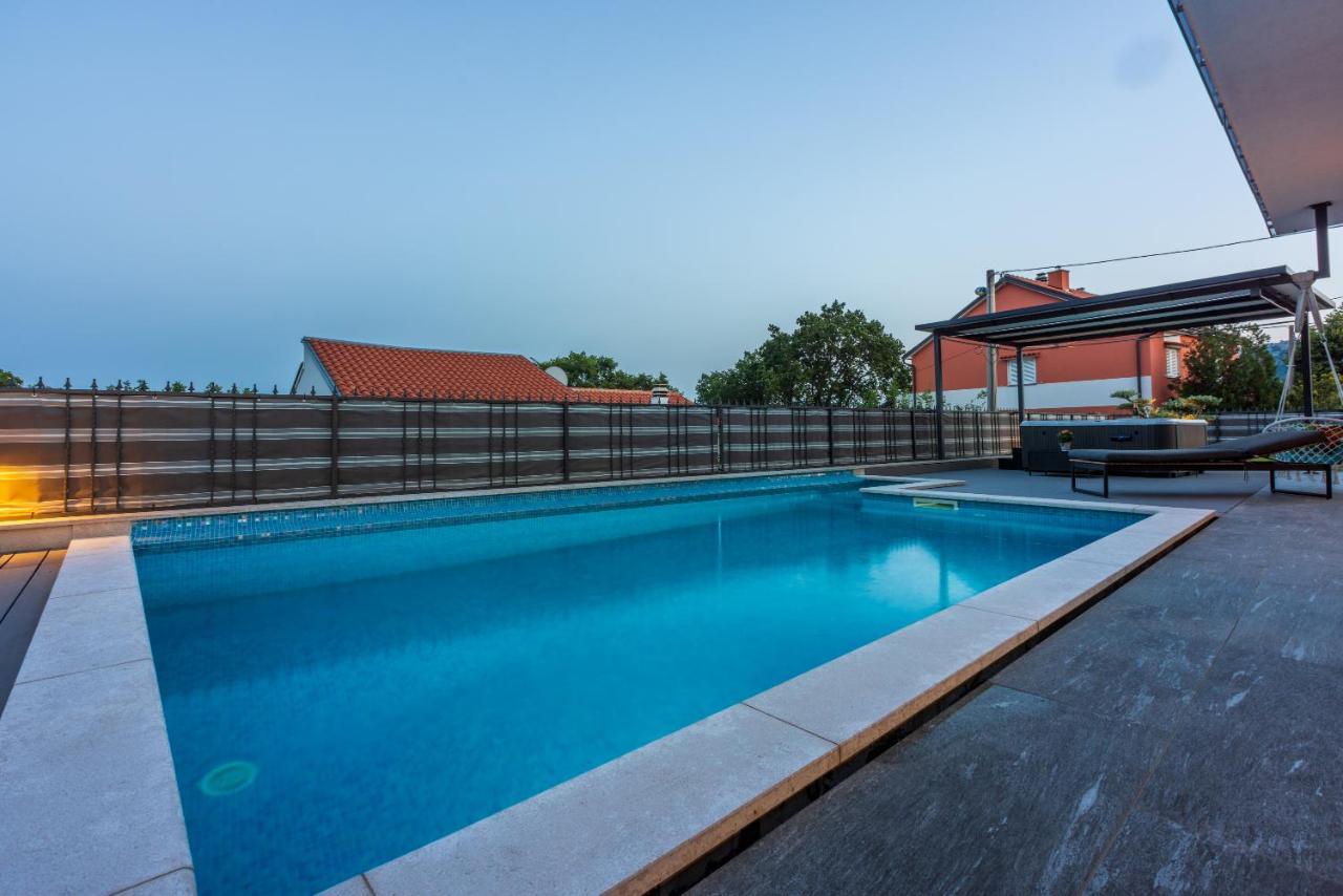 Villa Saric Bribir  Luaran gambar