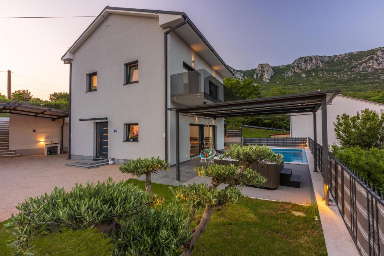 Villa Saric Bribir  Luaran gambar