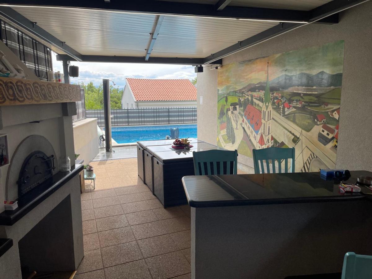 Villa Saric Bribir  Luaran gambar